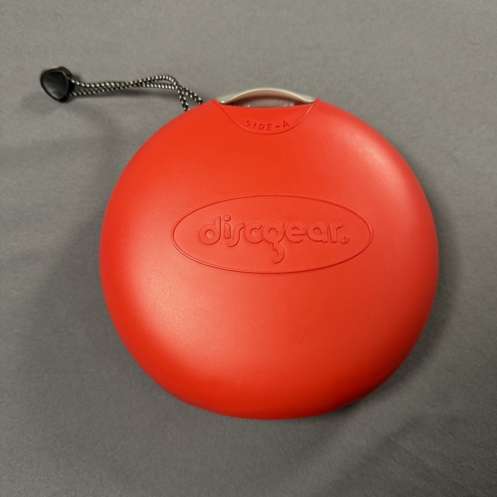 DISCGEAR DISCUS 20 CD DVD HOLDER STORAGE ROUND RED HARD SHELL CARRY CASE